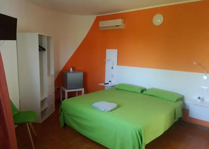 לינה וארוחת בוקר Napoli 4*